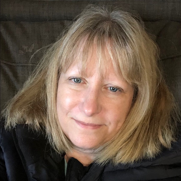 Meet your Posher, Laura - Picture 1 of 1